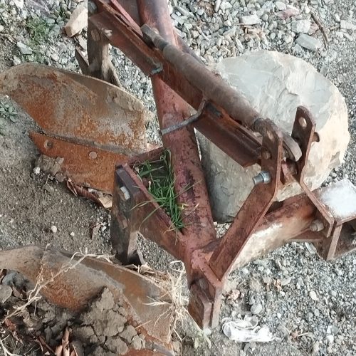 داروانا254سه سیلندرموتورسرحال لاستیک ضعیف
