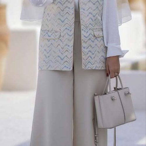 یک نفر چرخکار ماهر مزون دوز خانم