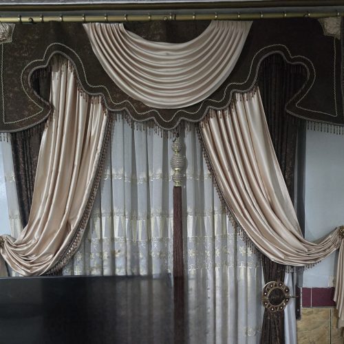 پرده و کتیبه