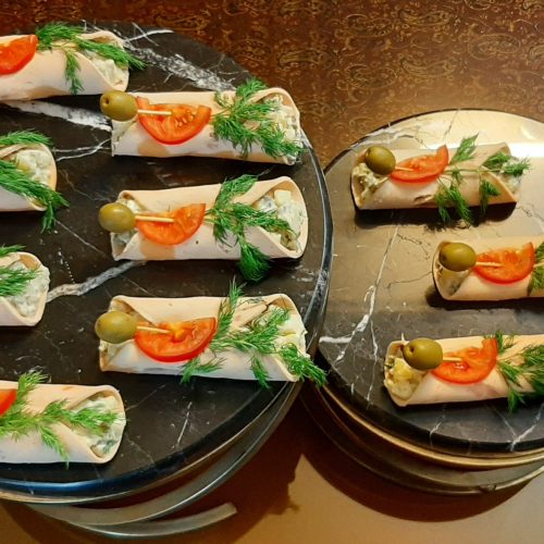 سفارش غذا خونگی و فینگرفود.لازانیا و فست فود و کیک و دسر…پیج اینستا:g.hanifood