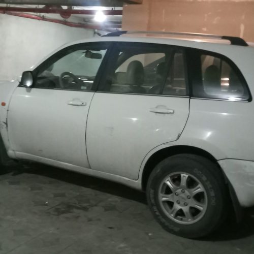 کاملا سالم.بیمه 1سال.لاستیک جلو 70 درصد عقب صاف