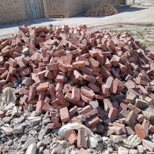زمین خاش هست پشت خیابان مسافر پشت نفتی حاجی نیاز