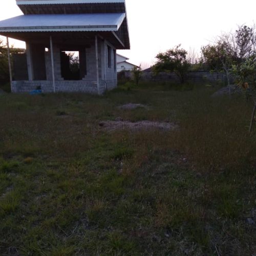 فروش 741متر مربع همراه یک واحد 80 متری نیمه ساخت