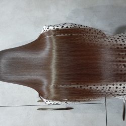 یک موی دکلره برای احیا و صافی کامل مو