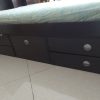 دو تخت خواب یک نفره با تشک  و دو بوفه