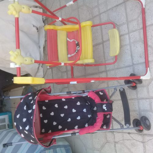 کالسکه نوزاد و تاب بازی