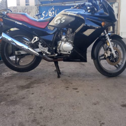 موتور سیکلت پیشرو پارس