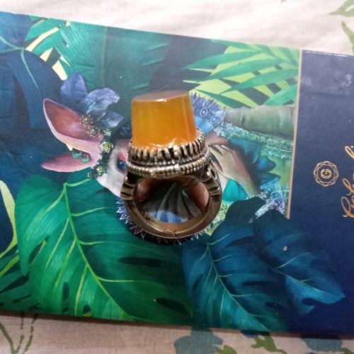 یک عددانگشترنقره..بانگین یاقوت..