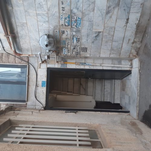 آپارتمان 106 متری طبقه اول با حیاط و زیر زمین زیر بنا 80 متر