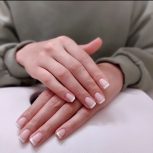 خدمات ژلیش و کاشت ناخن