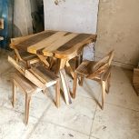 یه میز چهار نفره با صندلی چوب گردو