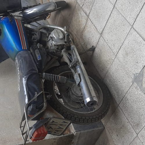 یک دستگاه موتور سیکلت مدل 86