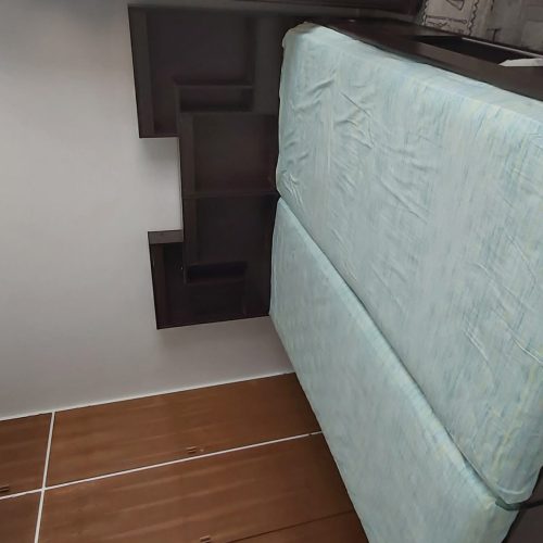 دو تخت خواب یک نفره با تشک  و دو بوفه