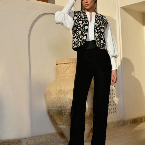 یک نفر چرخکار ماهر مزون دوز خانم