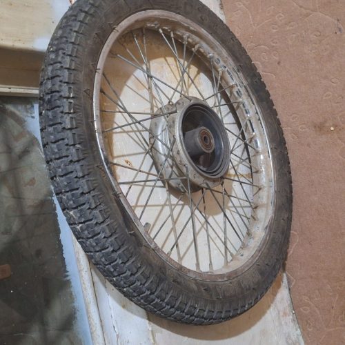 یک عدد تایر کامل شامل توپی ورینگ موتور 100