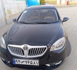 یک دستگاه خودرو سواری برلیانس  مشکی