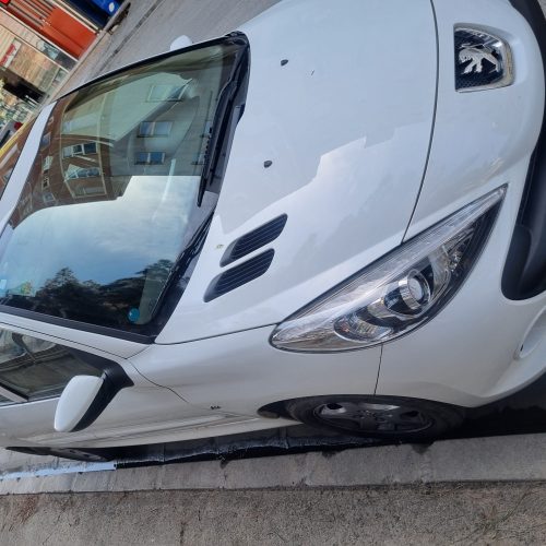 پژو 207 پاناروما مدل 1401 بی خط و خش در حد صفر