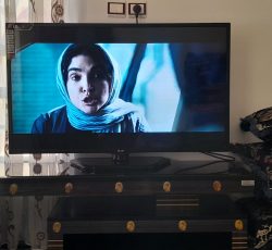 تلویزیون ال ای دی LG اصل کره 42 اینچ درحد نو آکبند