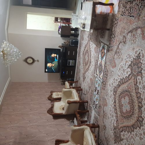 آپارتمان 106 متری طبقه اول با حیاط و زیر زمین زیر بنا 80 متر