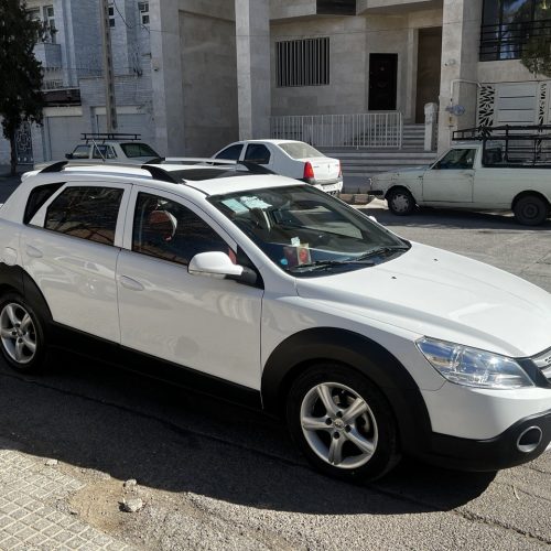 ماشین در حد نو ، کار کرد پایین.