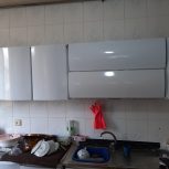 یک سری کابینت اشپزخانه