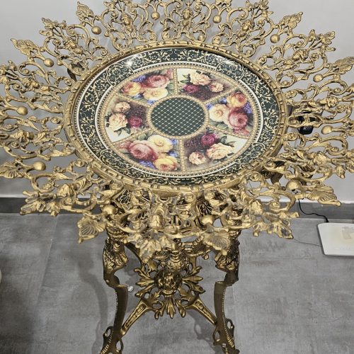 جامیوه ای کنار سالنی