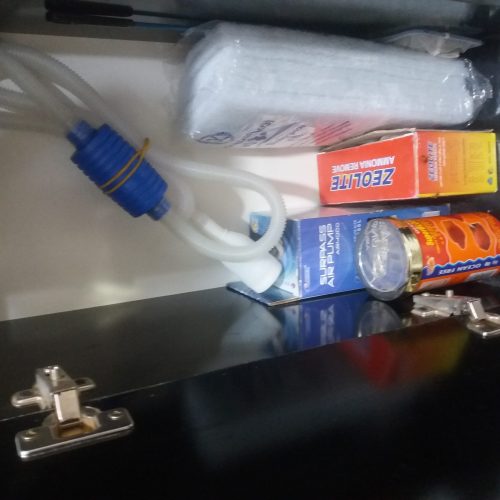 آکواریوم با تمامی لوازم