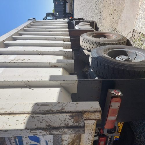 کامیون اف ام 13