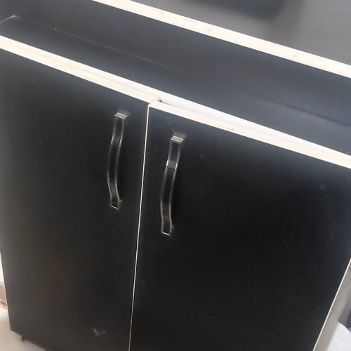 مبل همرا با میز عسلی کمد لباس دراور جا کفشی ساعت ایستاده