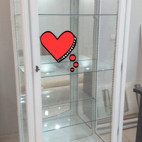 سلام سرویس خواب (تخت خواب،آینه،دراور،پاتختی) که چوب میباشدوسرویس خواب کودک(تخت خواب،کمد ویترین،تشک)ویترین  کاملا چوب به فروش میرسد