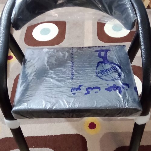 صندلی کاملا نو استفاده نشده