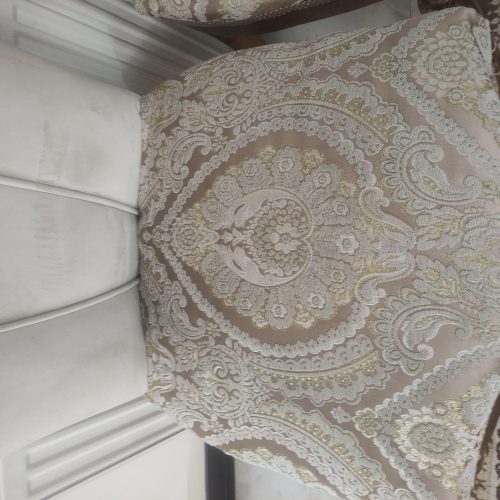 مبل سلطنتی 9نفره همراه با یک عسلی بزرگ و دو عسلی کوچک