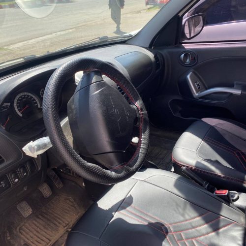 بدنه بدون خط وخش بدون گریسی تا لاستیک ۹۰ درصد روغن گیربکس تازه عوض شده روکش صندلی حرفه ای ماشین ۳۰ تا کار واقعی ماشین نوعه نو هستش تخفیف پایه معامله بیمه ۶ ماه