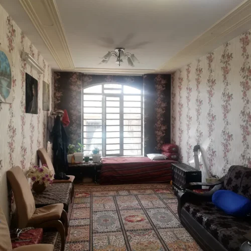 ملک شخصی،سند تک برگ ،پایان کار ،مرکز شهر صدرا،دسترسی آسان ب تمامی امکانات