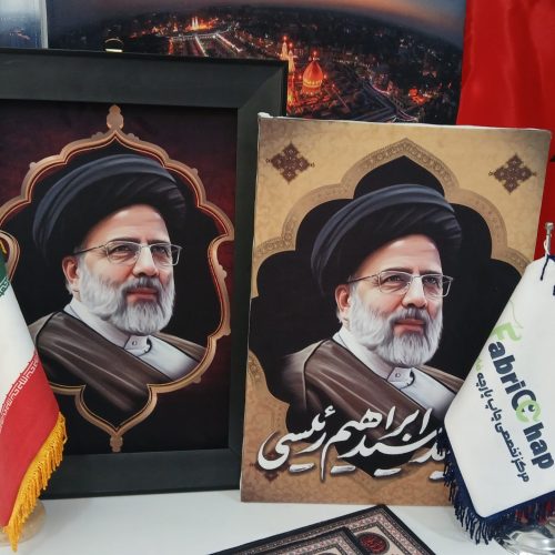 چاپ انواع پارچه، از جمله مخمل،هازان،شانل،صاتن، و…..