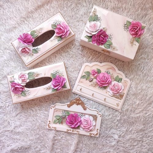 ساعت رزین گل برجسته