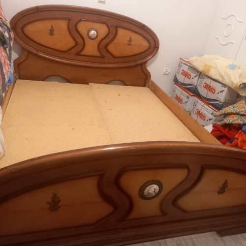 تخت و دراور