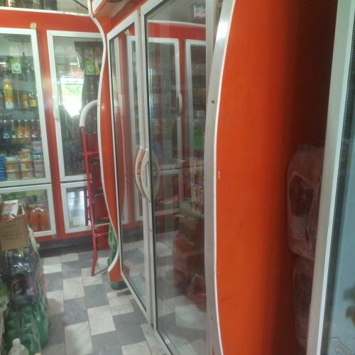 یخچال. ودرب  در حد