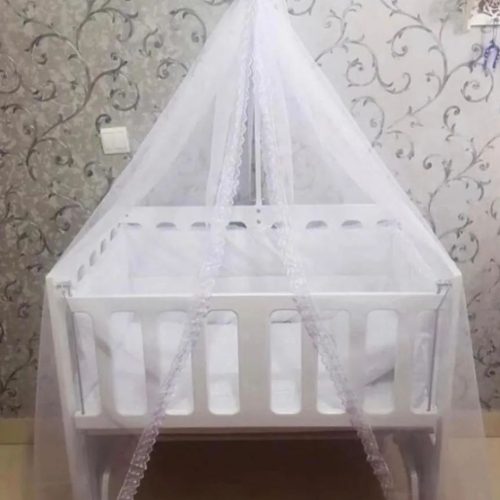 تخت کنار مادر