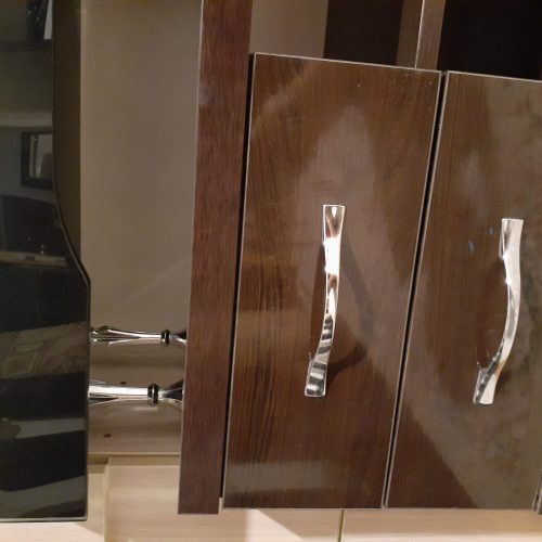 میز زیر تلوزیون