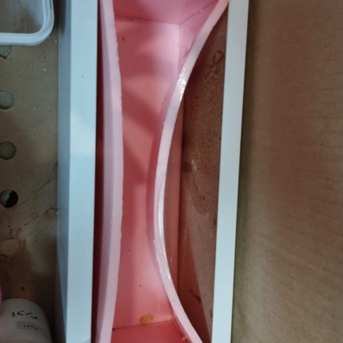 تعدادی مواد لوازم آرایشی و بهداشتی