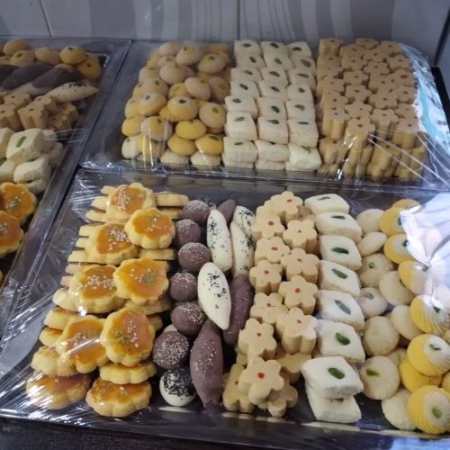 سفارش و پخت انواع شیرینی و کیک