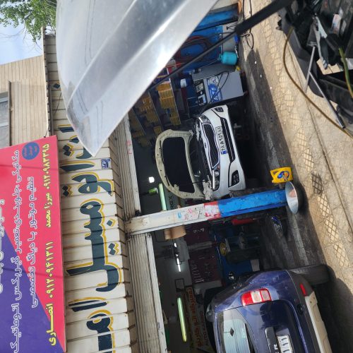 ب ی برق کار ماهر درصدی  و یک کارگر مکانیک نیازمندیم