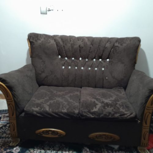 مبل 7 نفره کاملا تمیز و در حد نو میباشد تخفیف هم دارد