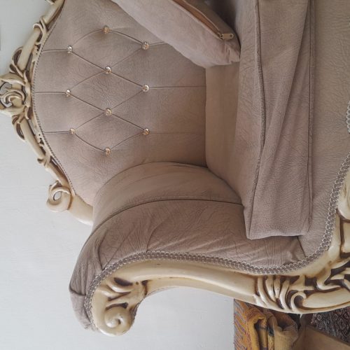 مبل نیمه سلطنتی