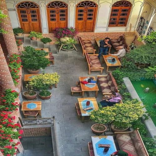 انواع کار .‌1)سنگ کاری 2)موزائیک کاری 3)شومینه زنی 4)طراحی شومینه ابشار کف و کار های تزئینی مثل شومینه و… در چایخانه .باغ و…پذیرفته میشود با بیش از بیست سال سابقه