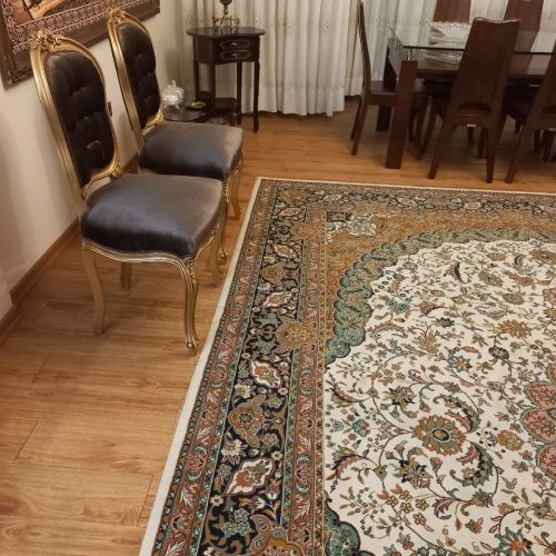 سرویس مبلمان پذیرایی 9 نفره با یک میز