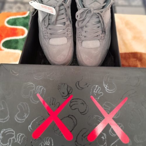 کفش جوردن 4 اصل قیمت عالی یک بار استفاده شده (نو)