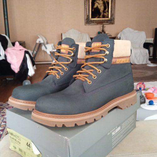 بوت کاترپیلار  Caterpillar