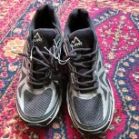 یک جفت کتانی